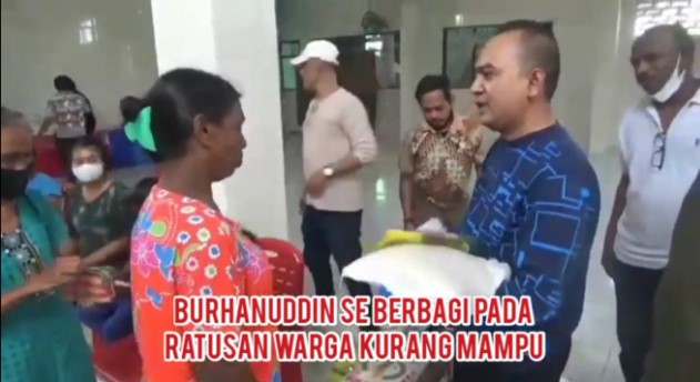 Ketua Forkolimat Burhanuddin SE Berbagi Sembako di Vihara Bodhi Gaya