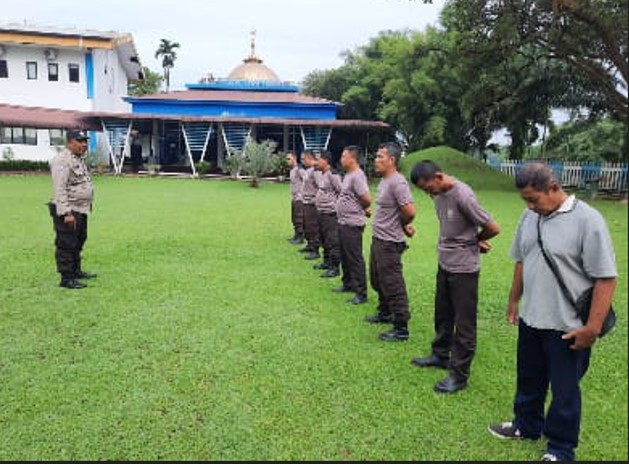  Polrestabes Medan Beri Pelatihan Tenaga Sekuriti UPDL di Pancurbatu