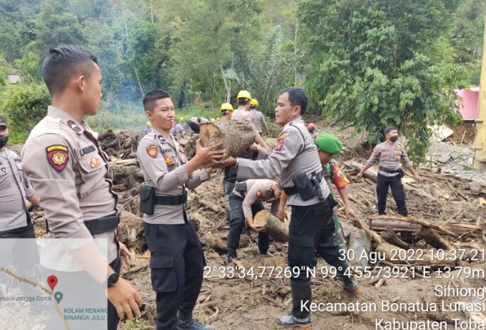  Pasca Banjir Bandang di Desa Jangga, Tim Gabungan dan Masyarakat Bersihkan Material