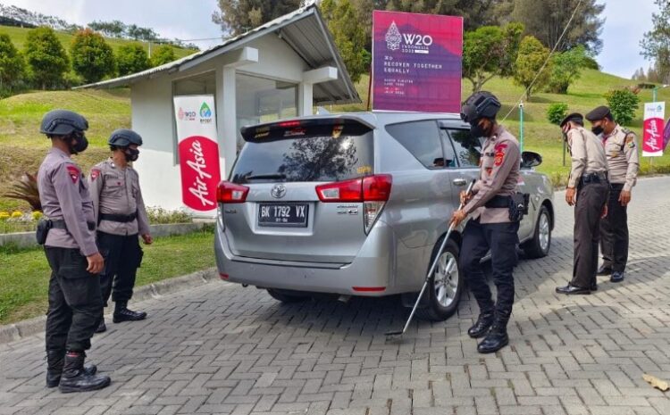 Personel Polres Simalungun Terapkan Pengamanan Libur Peringatan Tahun Baru Islam di Parapat Dengan 3K