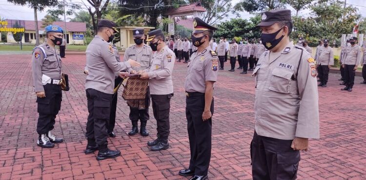  Kapolres Simalungun Pimpin Korp Raport Kenaikan Pangkat Pengabdian dan Pelepasan Purna Bakti