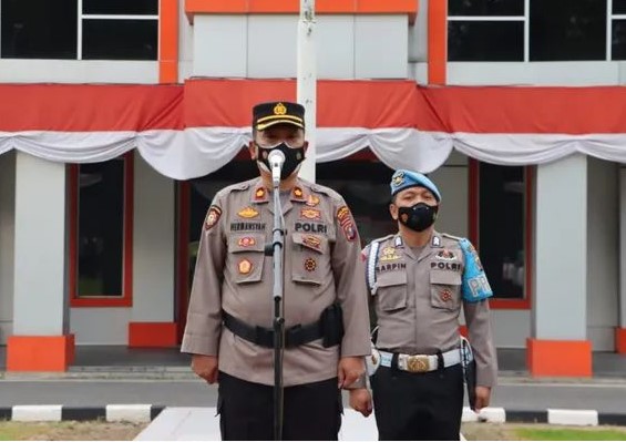 Polres Labuhanbatu Gelar Upacara Kenaikan Pangkat Pengabdian Dua Personil Polri