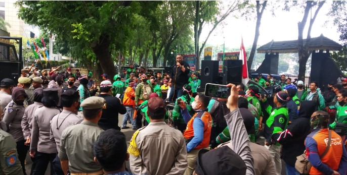  Polrestabes Medan Gelar PAM Demo Ratusan Ojol di Kantor DPRD Sumut