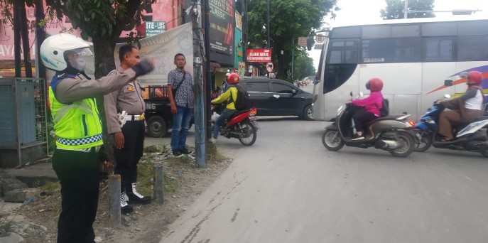  Polrestabes Medan Atur Lalulintas Jaga Kamseltibcarlantas