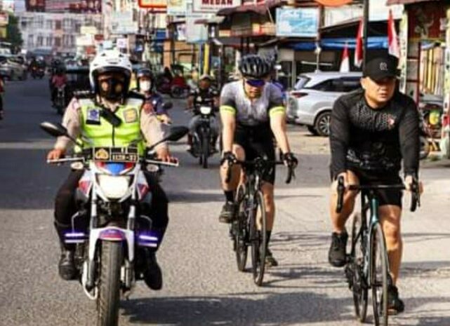 Pererat Kemitraan, Kapolres Labuhanbatu Olahraga Sepeda Pantau Situasi Kamtibmas