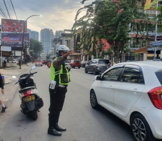 Polrestabes Medan Atur Arus Lalin Pagi Hari