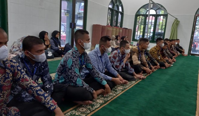  Personel Polrestabes Medan Beragama Islam Binrohtal di Mesjid Nurul Falah