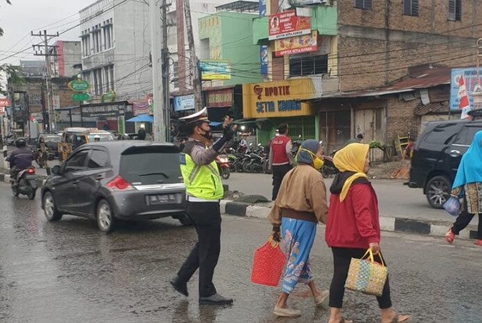  Atur Arus Lalu Lintas Pagi Hari, Polrestabes Jaga Sejumlah Ruas Jalan di Kota Medan