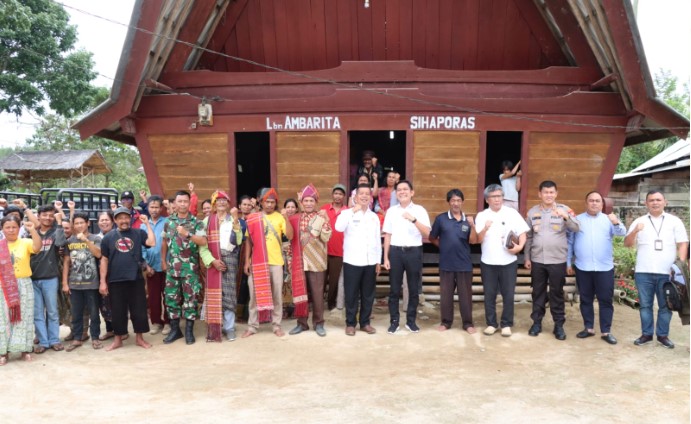  Kapolres Bersama Bupati Simalungun Dampingi Deputi II Staf Presiden (KSP) Silaturahmi dan Berdialog Dengan Masyarakat Sihaporas