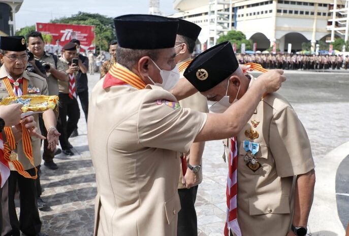  Bupati Asahan Terima Penghargaan Lencana Melati