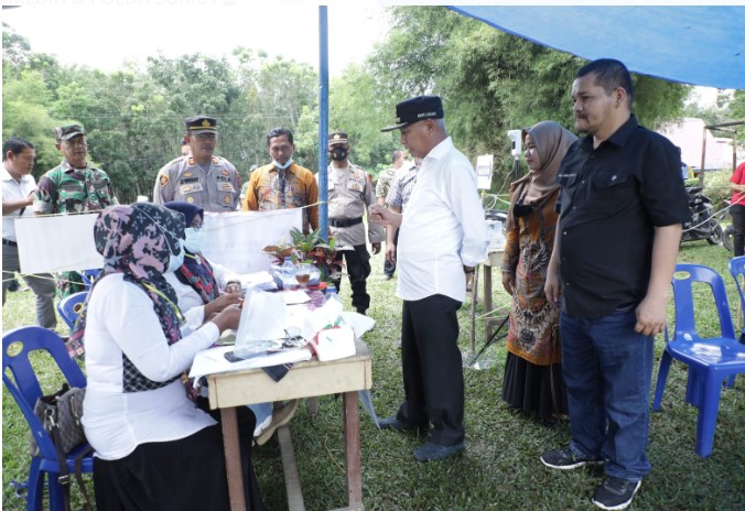  Bupati Asahan Tinjau Pelaksanaan Pilkades di Kecamatan Buntu Pane dan Simpang Empat