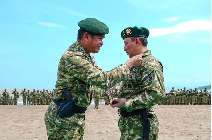  Dikukuhkan Warga Kehormatan Kostrad, Kapolri: TNI-Polri Terus Bersinergi Jaga Wibawa Negara dan Rakyat Indonesia