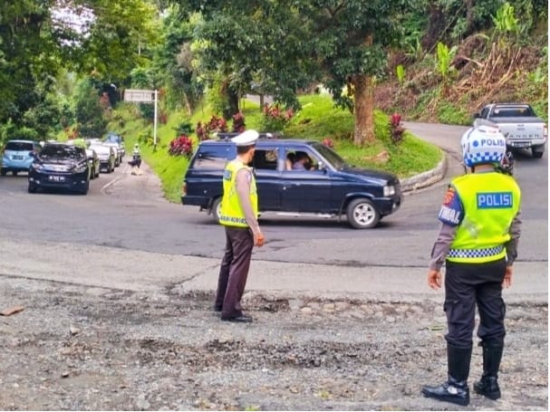  Antisipasi Kemacetan, Polantas Polrestabes Medan Siaga di Jalur Wisata Medan-Berastagi