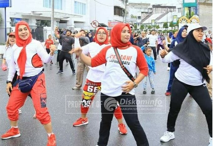 Didukung Pemkab Labuhanbatu, Hut Lalu Lintas Bayangkara Ke-67 Bersama Persani dan Ratusan Warga Gelar Senam Sehat Car Free Day