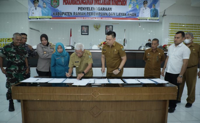  Bupati Asahan Tandatangani Deklarasi Komitmen Penyelenggaraan Kabupaten Ramah Perempuan dan Layak Anak