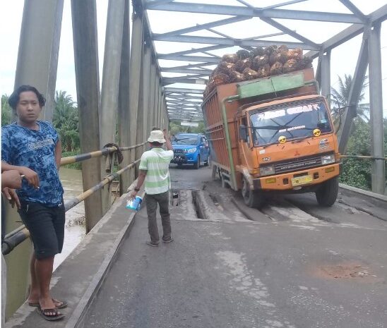  Warga Minta Gubsu Segera Perbaiki Titi Besi di Kecamatan Serbajadi Sergai