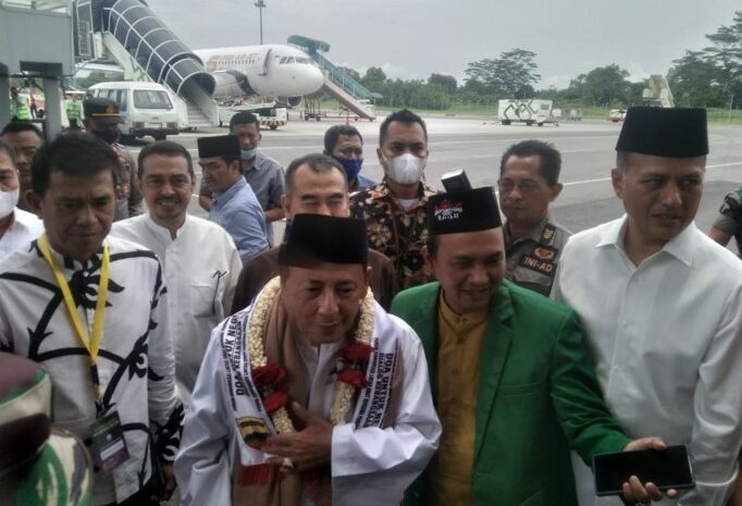 Ketua Forkolimat Sambut Kedatangan Habib Lutfi Bin Yahya