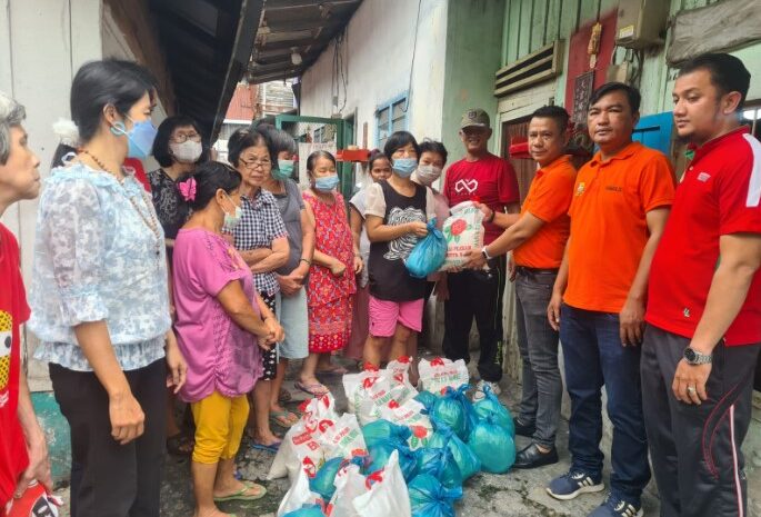  Minggu Berkah, Ketua Pewarta Salurkan Sembako Untuk Puluhan Warga Keturunan Tionghoa Kurang Mampu