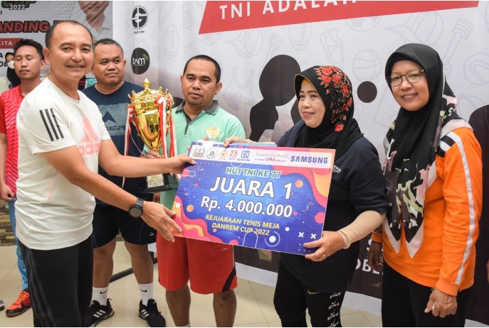  Danrem 132/Tadulako Tutup Turnamen Tenis Meja Danrem Cup Antar Instansi se-Sulawesi Tengah Tahun 2022