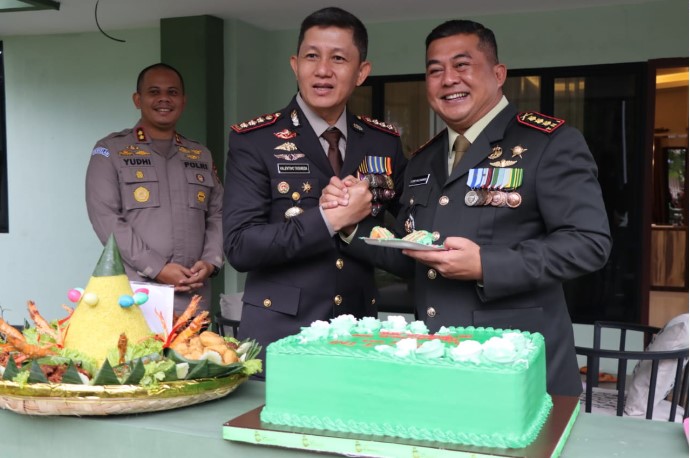  HUT Ke-77 TNI, Kapolrestabes Beri Suprise untuk Dandim 0201/Kota Medan