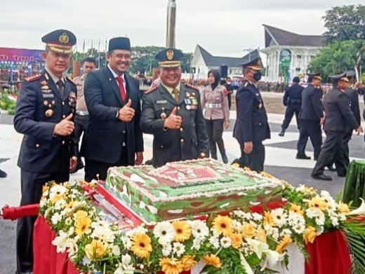  Kapolrestabes Medan Hadiri Upacara HUT Ke-77 TNI Bersama Forkopimda Plus