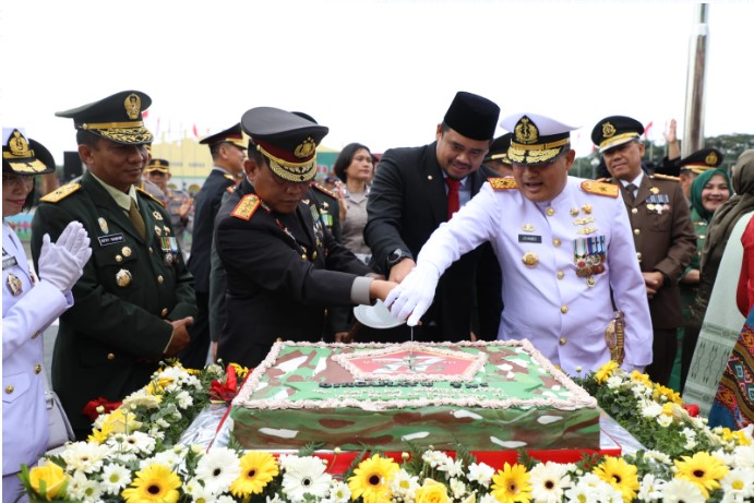  Hadiri HUT TNI Ke-77, Kapolda Sumut: Semoga TNI-Polri Semakin Kompak dan Solid