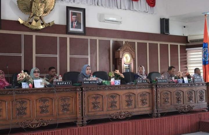  Wabup Labuhanbatu Hadiri Sidang Paripurna Pembahasaan Ranperda TA. 2023