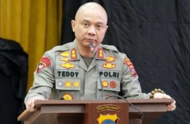  5 Anggota Polri Terlibat, Kapolri Perintahkan Kapolda Sumbar Irjen Teddy Minahasa di PDTH