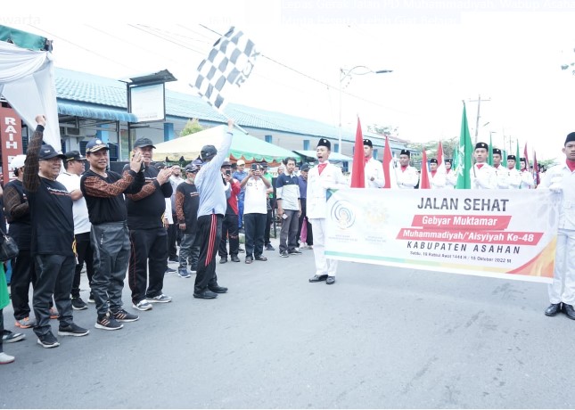  Lepas Gerak Jalan PD Muhammadiyah, Wabup Asahan Minta Peserta Lebih Giat Belajar