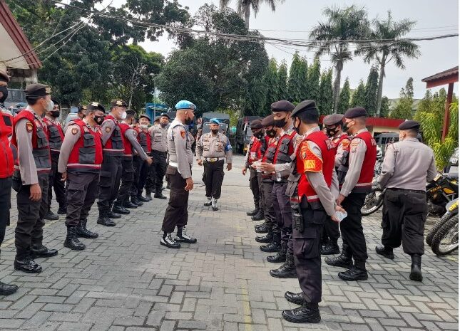  Usai Pelaksanaan Apel Pagi, Wakasat Samapta Polrestabes Medan Pimpin Tes Urine Dadakan