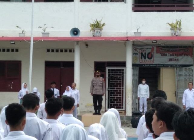  Personel Sat Binmas Polrestabes Medan Jadi Pembina Upacara di SMA Tamsis