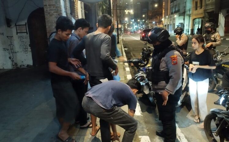  Sat Samapta Polrestabes Medan Patroli Dini Hari, Sejumlah Kendaraan Roda Dua Diamankan