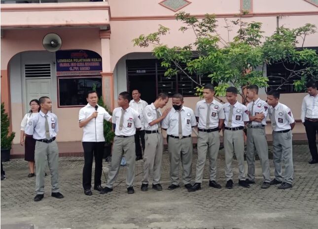 Seminar di SMK Parulian 3, Kombes Robin Simatupang Edukasi Bahaya Narkoba