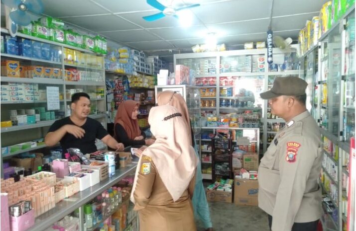  Polsek Pantai Cermin Beserta UPT Puskesmas Pantai Cermin Lakukan Pengawasan dan Imbauan Terkait Obat yang Mengandung EG dan DEG