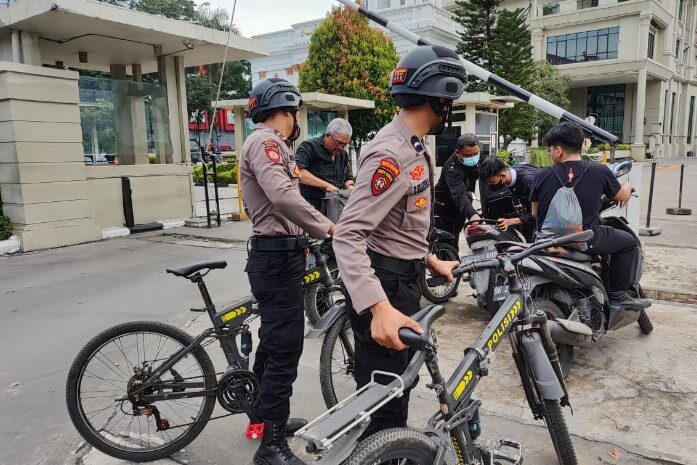  Sat Samapta Polrestabes Medan Patroli Bersepeda di Objek Vital dan Gang Sempit