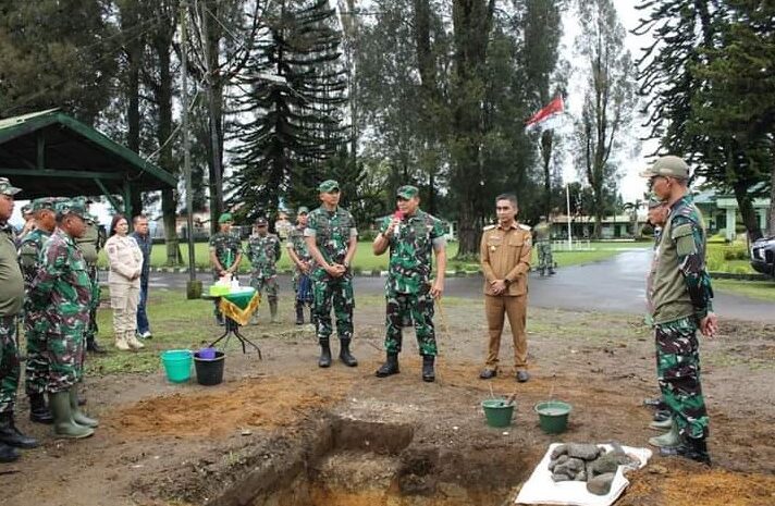  Wakil Bupati Karo Sambut Danrem 023/KS dan Letakkan Batu Pertama GOR Kodim 0205 Tanah Karo