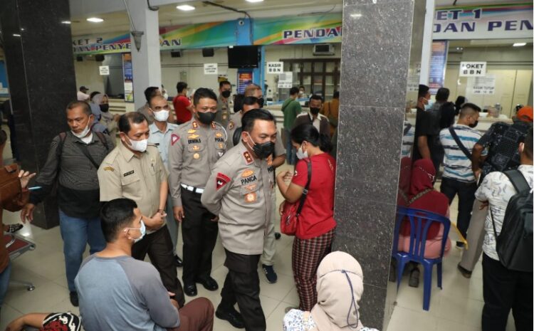  Tinjau Pelayanan Kantor Samsat, Kapolda Sumut: Tingkatkan Pelayanan Kepada Masyarakat, Jangan Dipersulit