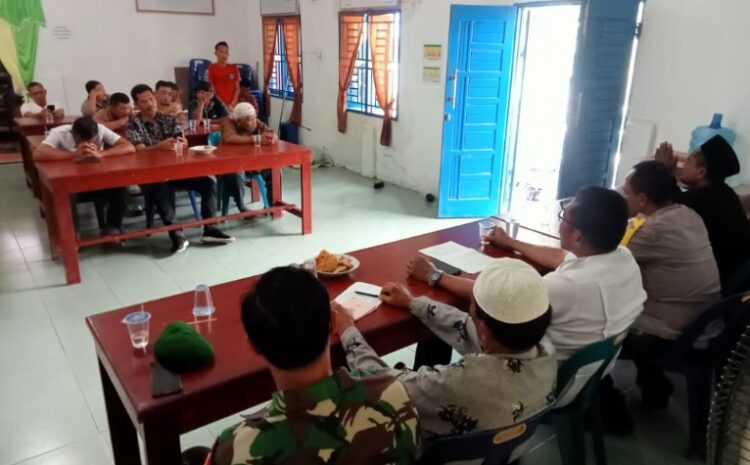  Bhabinkamtibmas Polsek Indrapura Hadiri Rapat Musyawarah RKPDES Desa Tanjung Kasau