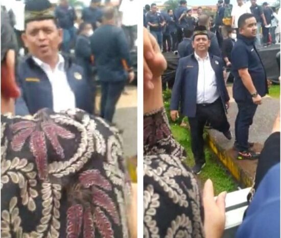  Dengar Teriakan “Hidup Pak Ikhwan”, Beliau Beranjak Temui Mahasiswa