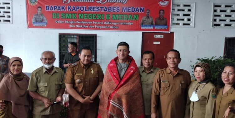 Kapolrestabes Medan Kunjungi SMK Negeri 6 Medan