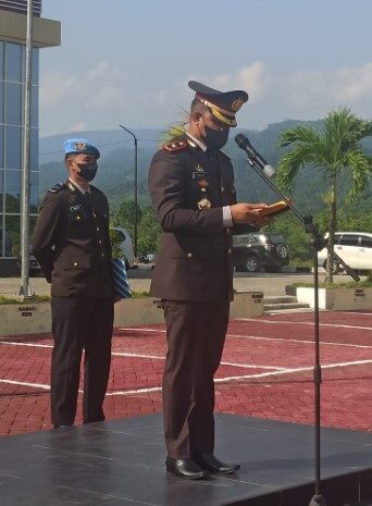 Waka Polres Morowali Inspektur Upacara Peringatan Hari Pahlawan Ke-77