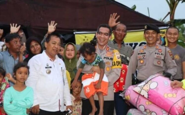 15 Pemukiman Warga Rusak Berat Diterjang Pasang Perdani, Kapolres Batubara Gerak Cepat Salurkan Bantuan Sandang dan Pangan