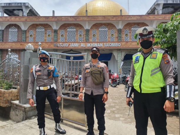 Pengamanan Sholat Jum’at di Sejumlah Masjid Dikawal Polres Nias, Masyarakat Tentram Beribadah