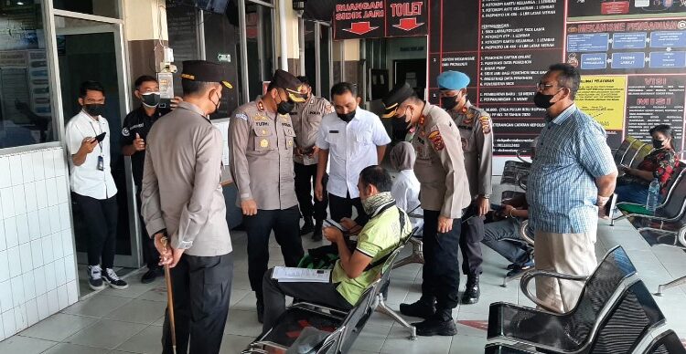  Kapolrestabes Medan Cek Pembuatan SKCK