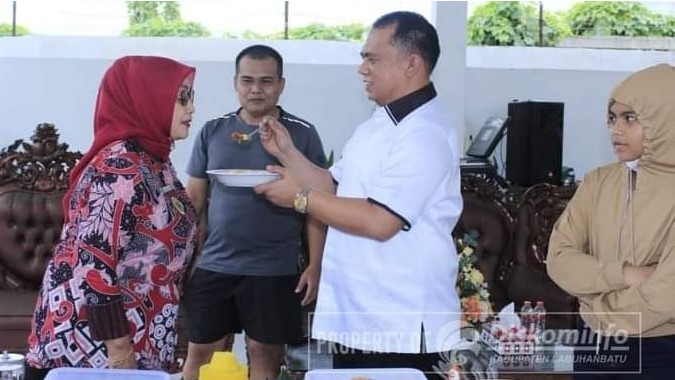 Bupati Labuhanbatu Bersama Ketua TP-PKK Berikan Surprise di HUT Wabup Hj Elya Rosa Siregar