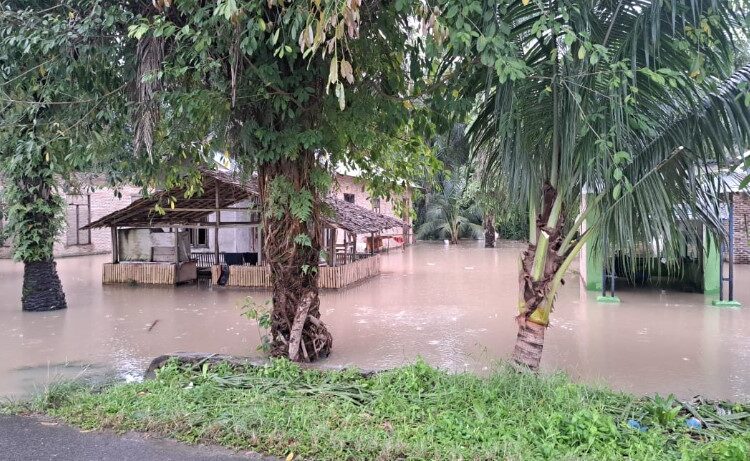  Sungai Titi Nibung Meluap, Belasan Rumah Warga di Batubara Terendam Banjir