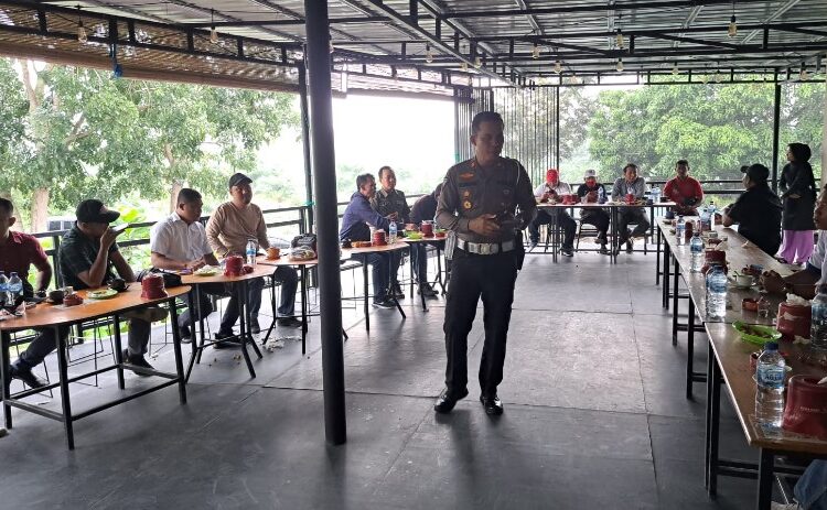 Kasat Lantas Polres Batubara ajak Puluhan Wartawan Cofee Morning di D’container Cafe