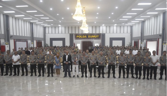  Kapolrestabes Medan Hadiri Seminar Penguatan Kapasitas SDM Polda Sumut Berbasis Pendekatan Marketing 5.0