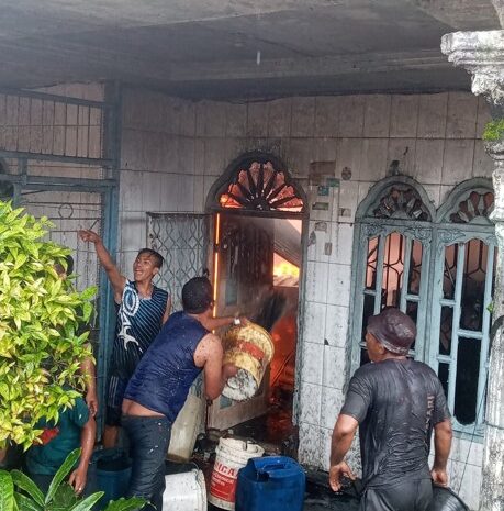  Tiga Rumah Warga di Pajak Kerang Tanjung Tiram Terbakar