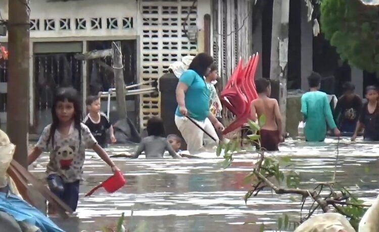  450 Rumah Warga Desa Enplasmen Labuhanbatu Terendam Banjir Setinggi 2 Meter, 1 Orang Tewas 